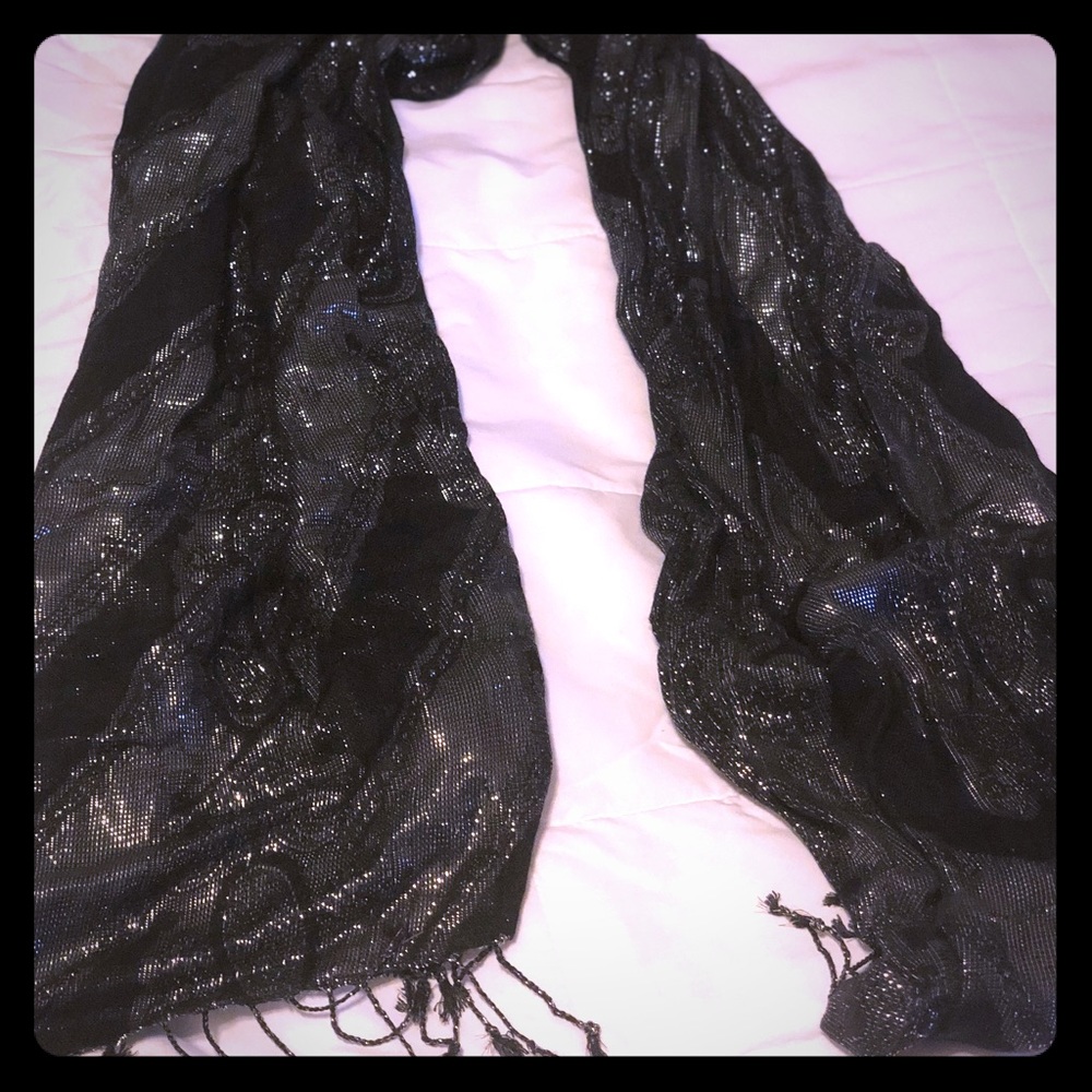 Black and grey shimmer scarf